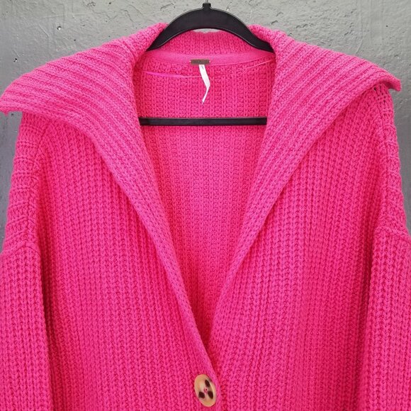 Free People Swim Too Deep Cardigan Sweater S Oversized Chunky Knit Fuchsia Flame - Picture 8 of 16